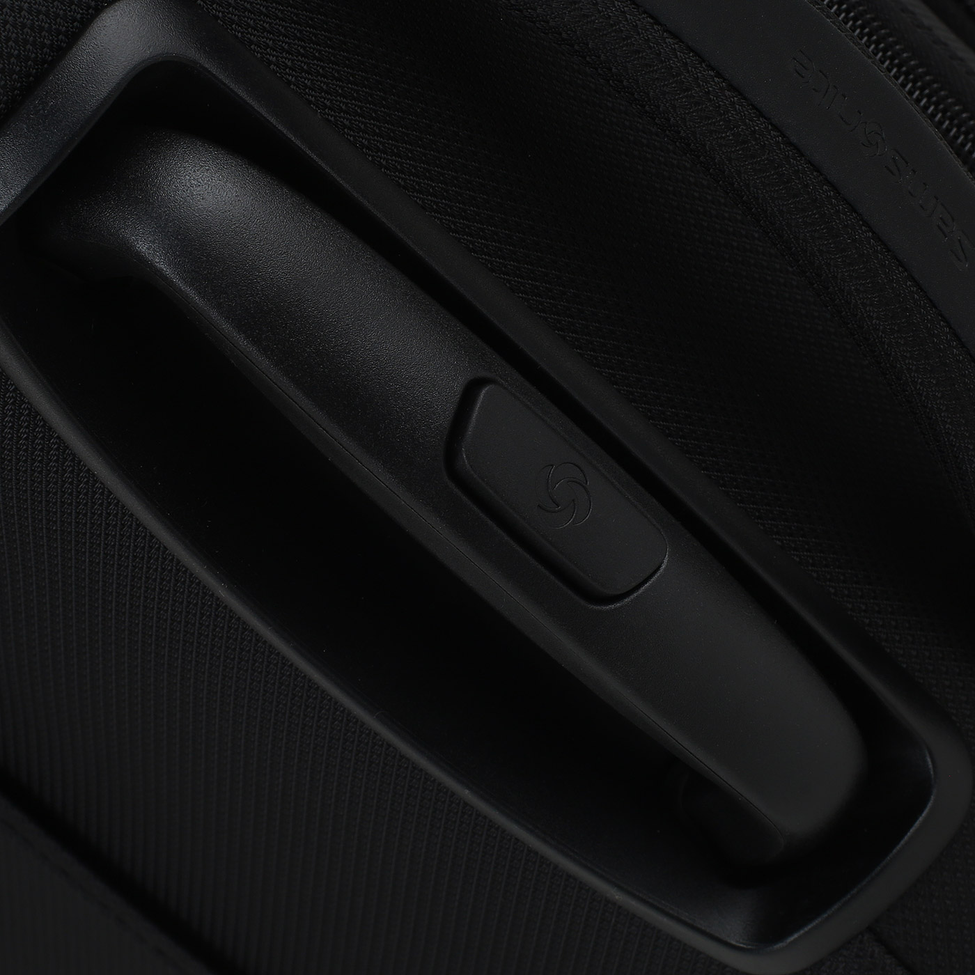 Текстильный чемодан Samsonite Respark