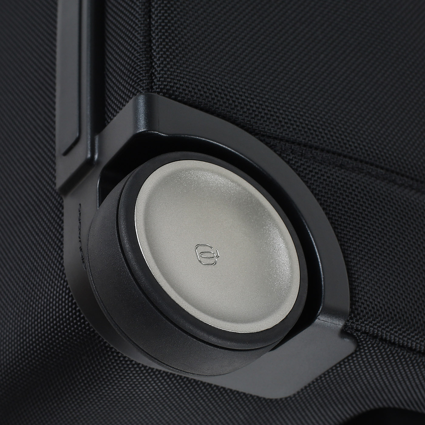 Чемодан для ручной клади тканевый Piquadro Brief