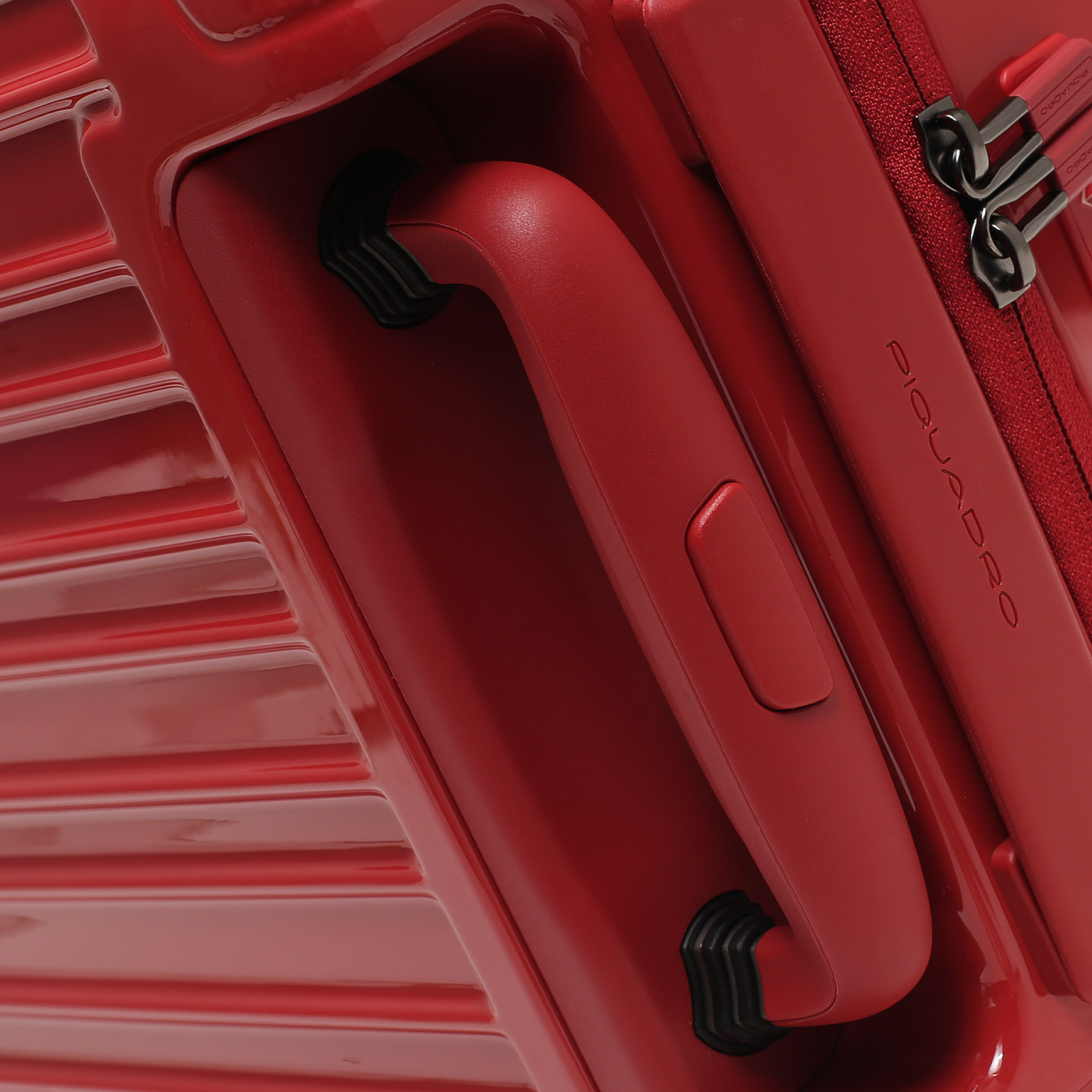 Чемодан для ручной клади из поликарбоната Piquadro PQ Light