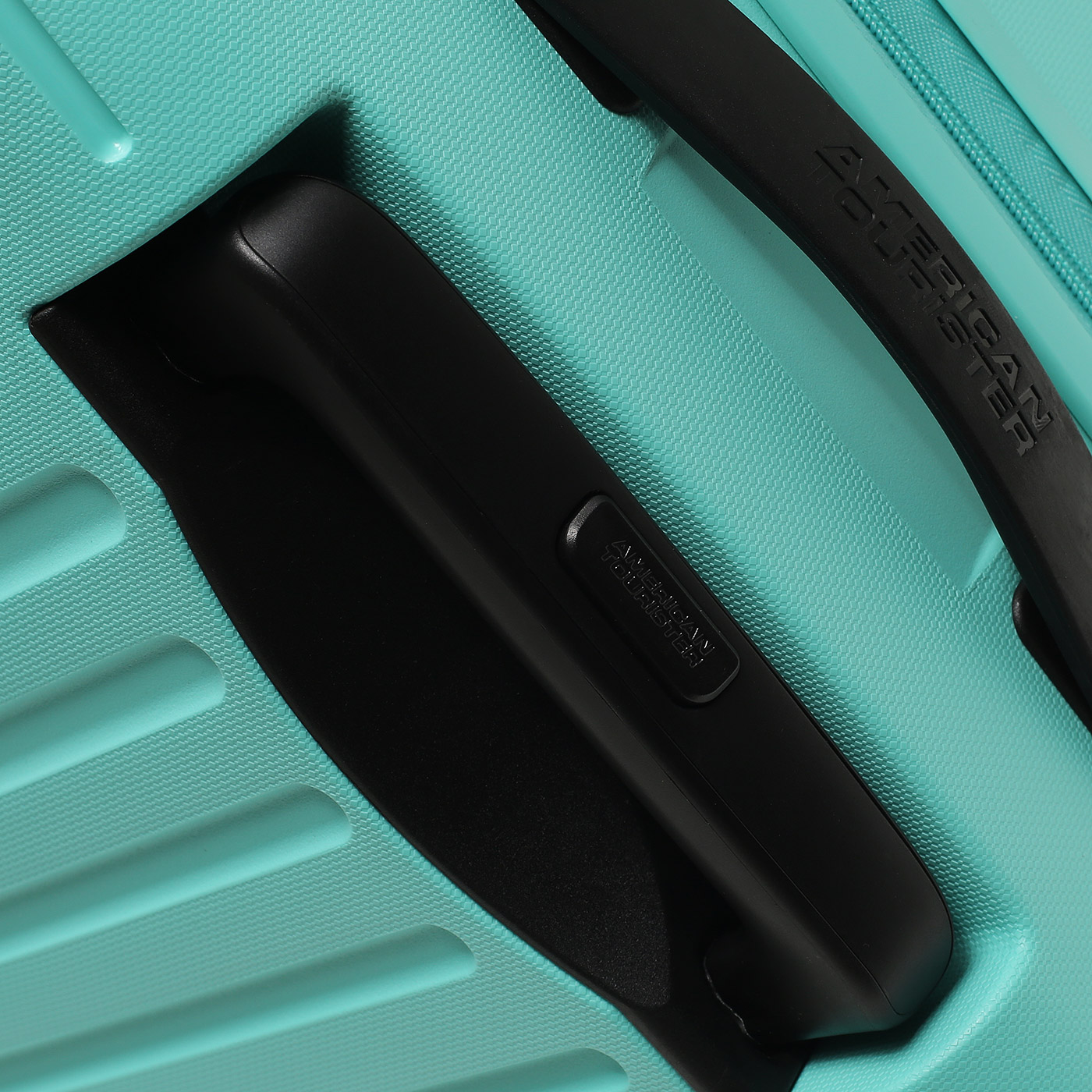 Чемодан на колесах American Tourister Rejoy