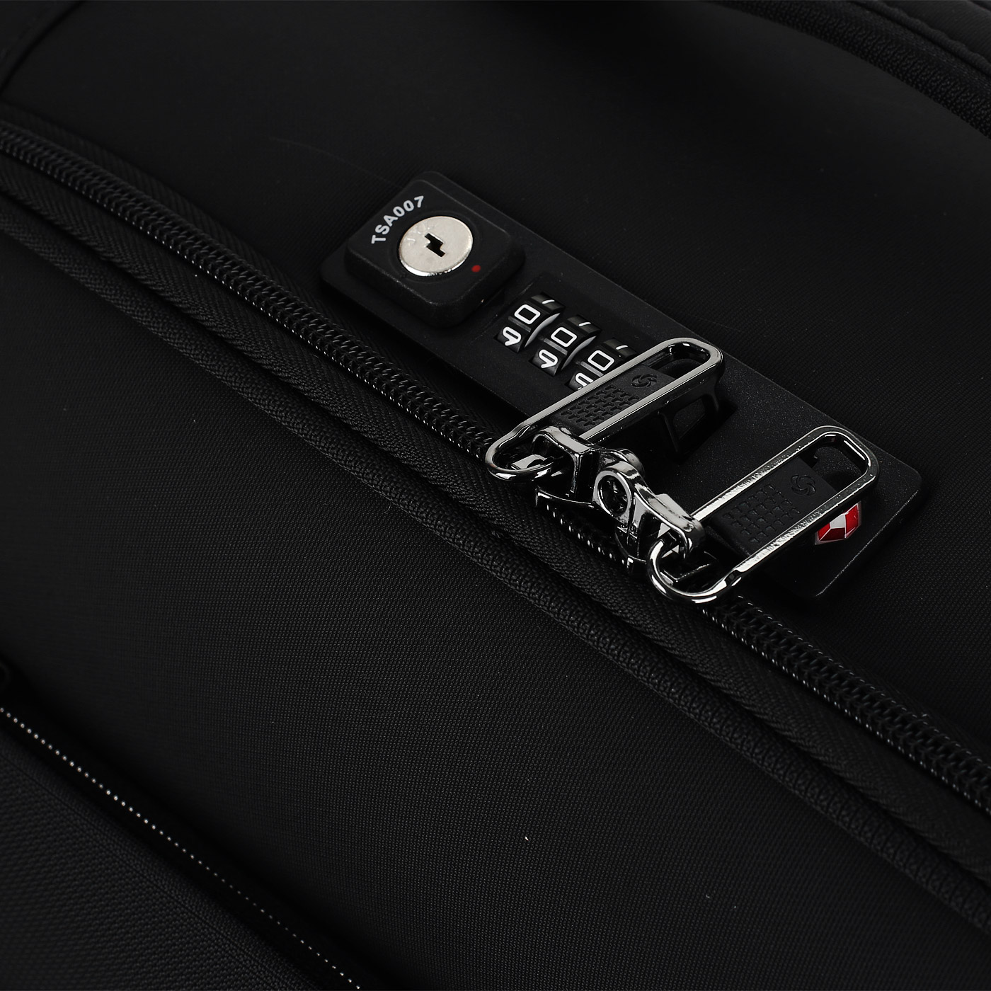 Чемодан маленький S тканевый с кодовым замком Samsonite Airea