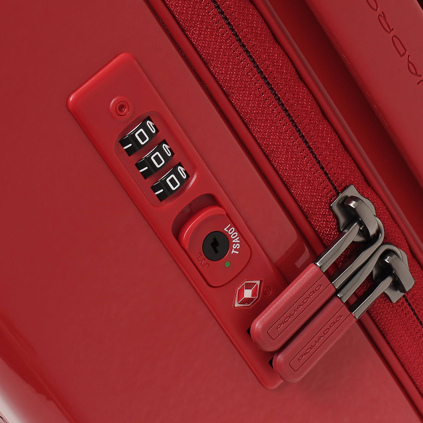 Чемодан для ручной клади из поликарбоната Piquadro PQ Light