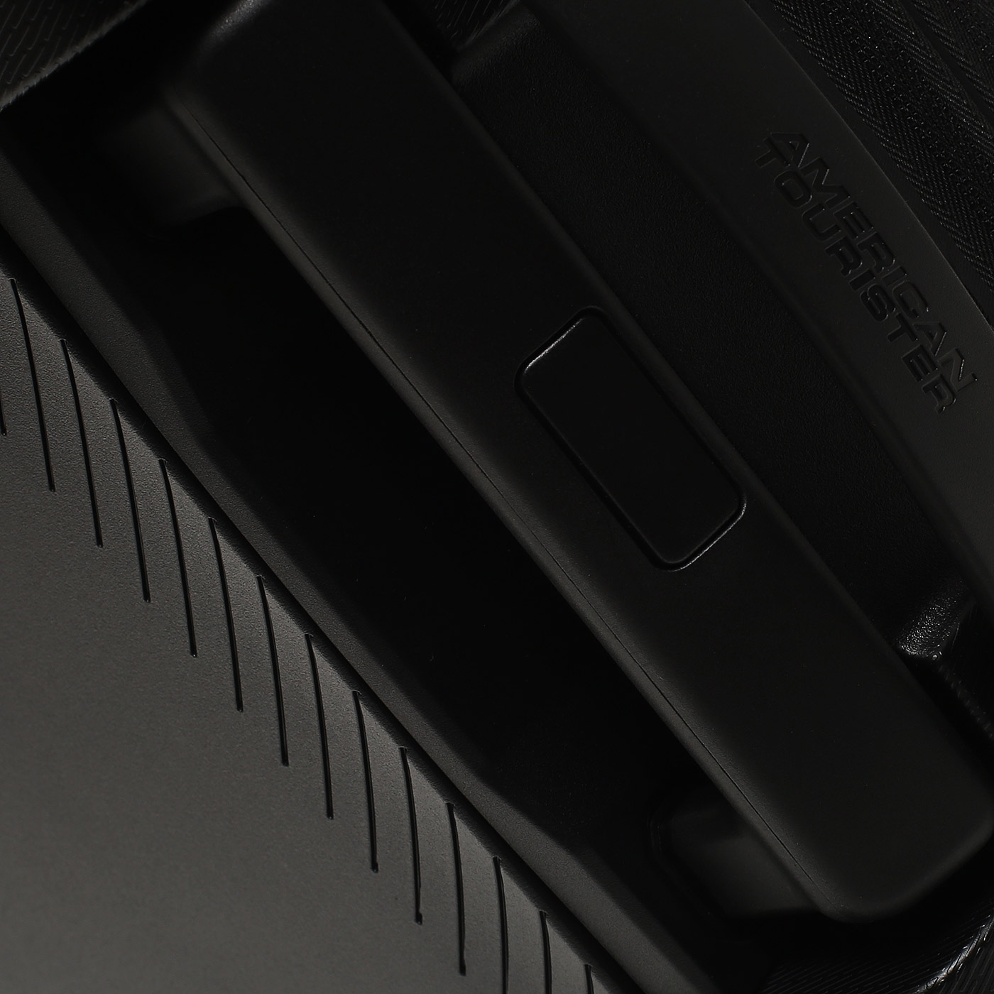 Чемодан для ручной клади  American Tourister Dashpop Disney