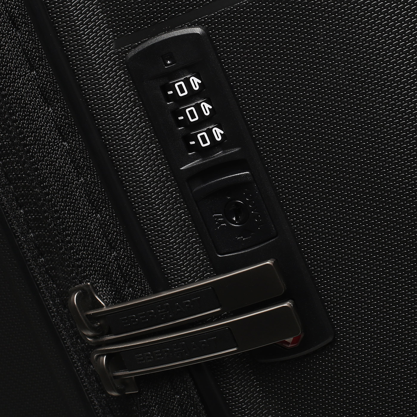 Чемодан большой L из полипропилена Eberhart Link